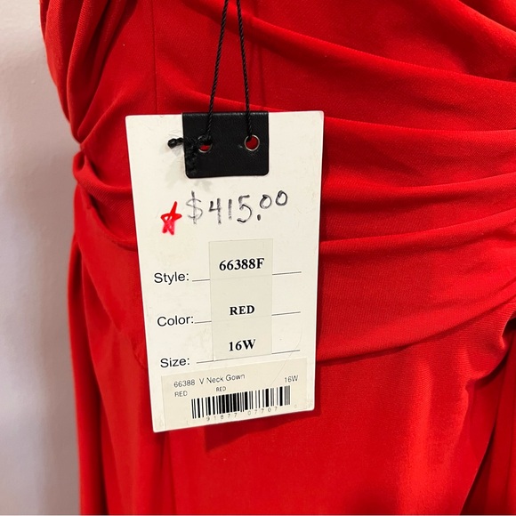 Mac Duggal Red V-Neck V-Back Embellished Shoulders Gloor Length Gown - Reemoly - Picture 13 of 17